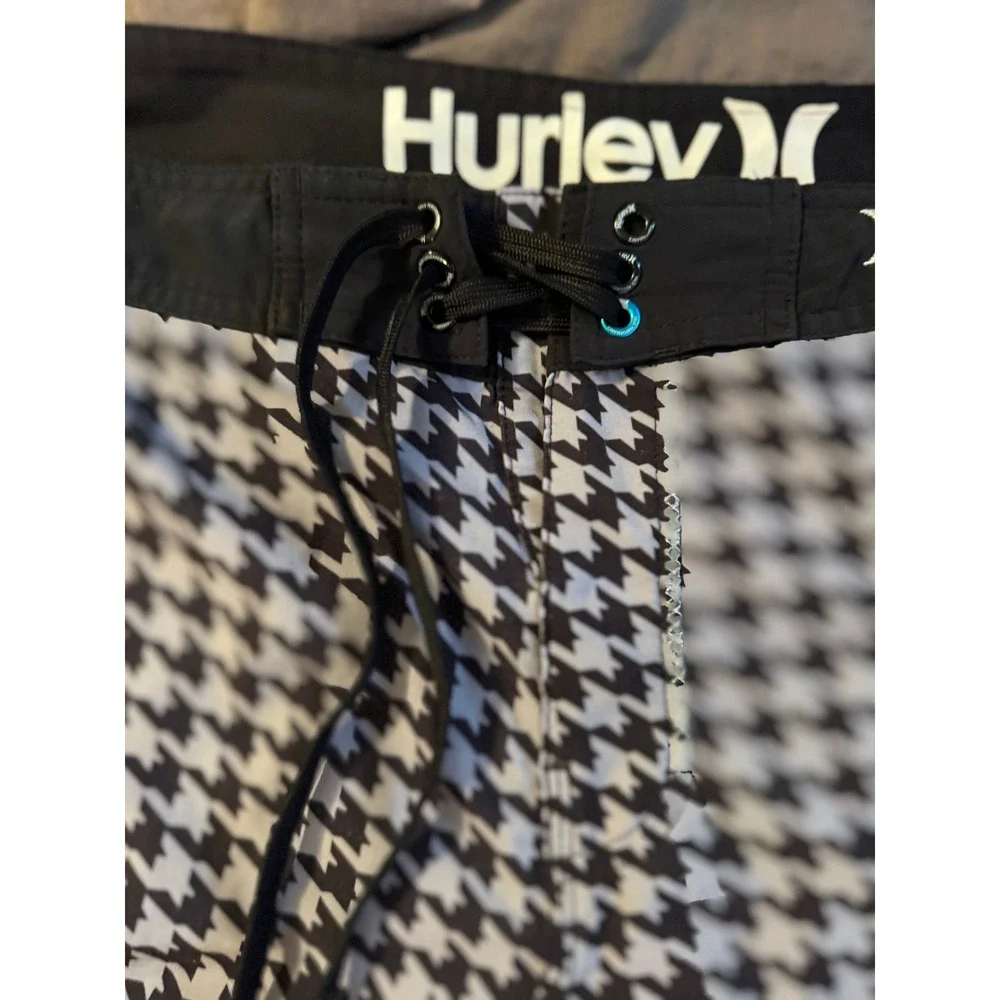 Hurley Phantom Board Shorts Mens 36 Black White Houndstooth Striped Swim Trunks